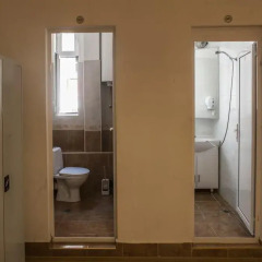 Отель Central GuestRooms Five Corners София ванная