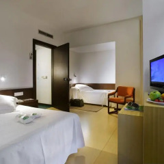 Hotel Gourmet Empordà 4* Стандартный семейный номер разные типы кроватей фото 3