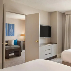 Отель Hilton Suites Chicago/Magnificent Mile комната для гостей фото 10