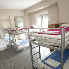 Отель Athens Backpackers Кровать в общем номере с двухъярусной кроватью фото 6