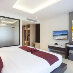 Отель Paripas Patong Resort 4* Стандартный семейный номер с разными типами кроватей фото 5