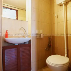 Гостиница To Lviv Econom Studio Украина, Львов - отзывы, цены и фото номеров - забронировать гостиницу To Lviv Econom Studio онлайн ванная