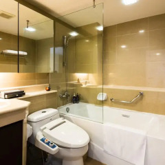 Отель Lohas Residences Sukhumvit 4* Номер Премьер фото 2