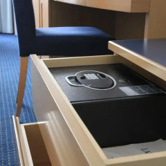 Daiichi Hotel Tokyo Seafort сейф в номере