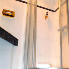 Entrée Hotel Glinde 3* Стандартный номер с 2 отдельными кроватями (общая ванная комната)