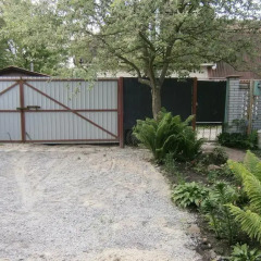 Abrikos Hostel парковка