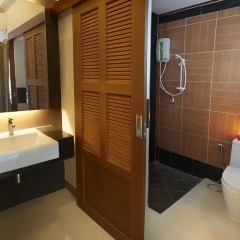 Отель Euanjitt Chill House 3* Стандартный номер с различными типами кроватей фото 5