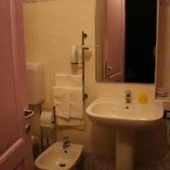 Отель B&B Desenzano Стандартный номер с различными типами кроватей фото 7