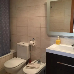 Отель New & Sunny Apartment Испания, Барселона - отзывы, цены и фото номеров - забронировать отель New & Sunny Apartment онлайн ванная