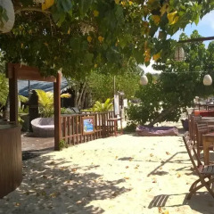 Отель Thaproban Beach House Унаватуна бассейн