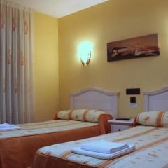 Отель Hostal Regio Номер категории Эконом с различными типами кроватей фото 13