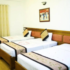 Hanoi Little Center Hotel 3* Улучшенный номер с различными типами кроватей