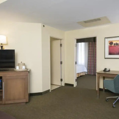 Отель Hampton Inn Indianapolis Downtown Across from Circle Centre 3* Стандартный номер с различными типами кроватей