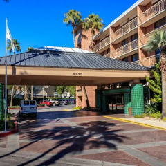 Отель Radisson Suites Tucson парковка