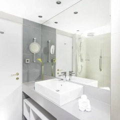 Отель Hilton Prague Old Town 5* Представительский люкс с различными типами кроватей фото 8