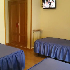 Отель Hostal Felipe V Стандартный номер с различными типами кроватей фото 2