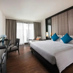 Mövenpick Hotel Sukhumvit 15 Bangkok 4* Улучшенный номер с различными типами кроватей