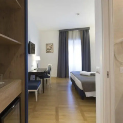 Floris Hotel 3* Улучшенный номер с двуспальной кроватью фото 10