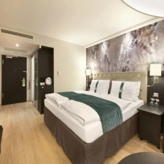 Отель Holiday Inn Berlin-Alexanderplatz 4* Стандартный номер с двуспальной кроватью фото 2
