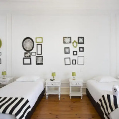 Отель Typical Lisbon Guest House Стандартный номер с различными типами кроватей фото 5