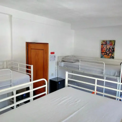 Lisbon Cosy Hostel Кровать в общем номере с двухъярусной кроватью фото 4