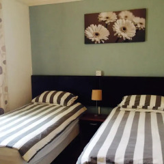 Отель Russell Guest House Стандартный номер с 2 отдельными кроватями
