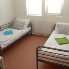 Hostel Bohemia Кровать в общем номере с двухъярусной кроватью фото 3