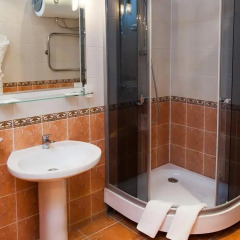 Отель У фонтана 3* Улучшенный номер фото 12