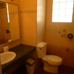 Отель Sun Smile Lodge Koh Tao Таиланд, Остров Тау - отзывы, цены и фото номеров - забронировать отель Sun Smile Lodge Koh Tao онлайн ванная фото 2