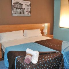 Отель Hostal Kukia Стандартный номер с 2 отдельными кроватями (общая ванная комната)
