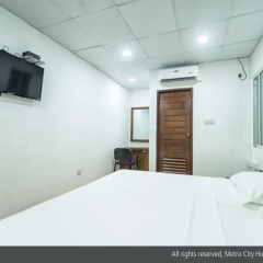 Metro City Hotel 3* Номер Делюкс с различными типами кроватей фото 11