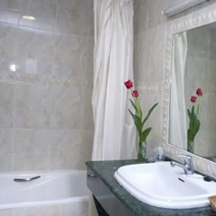Hotel Avenida Сакс ванная