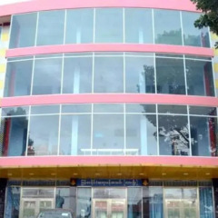 Hotel CF Lashio - Burmese Only спортивное сооружение