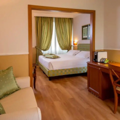 Отель Milton Roma 4* Представительский люкс