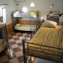 Отель Triana Backpackers 2* Кровать в общем номере с двухъярусной кроватью фото 4