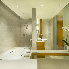 Отель The Ritz-Carlton, Dubai International Financial Centre 5* Номер Делюкс с различными типами кроватей