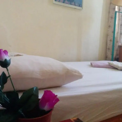 Momos Hostel Стандартный номер с двуспальной кроватью фото 2