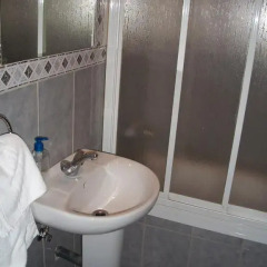 Отель Hostal Paracuellos Стандартный номер с различными типами кроватей (общая ванная комната) фото 6