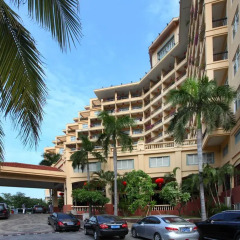 Sanya Golden Phoenix Sea View Hotel парковка