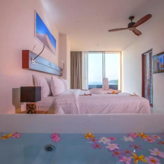 Отель Surin Beach Resort 4* Улучшенный номер с двуспальной кроватью фото 2