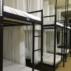 Amigo Hotel 2* Кровать в женском общем номере с двухъярусной кроватью