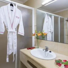 Апартаменты Muthu Clube Praia da Oura ванная фото 2