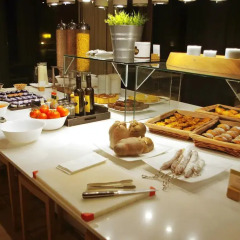 DoubleTree by Hilton Hotel Girona питание фото 2