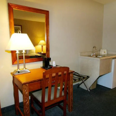 Отель Americas Best Value Inn Downtown Las Vegas США, Лас-Вегас - отзывы, цены и фото номеров - забронировать отель Americas Best Value Inn Downtown Las Vegas онлайн удобства в номере фото 2