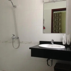 Thien Thach Hotel 2* Стандартный номер с двуспальной кроватью фото 9