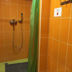 Хостел FoxHole Кровать в общем номере двухъярусные кровати фото 14