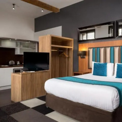 Отель ROOMZZZ Улучшенные апартаменты