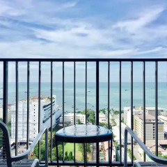 Отель The Base Central Pattaya Паттайя балкон