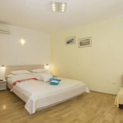 Отель Central Old Town Rooms Стандартный номер с различными типами кроватей фото 11