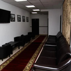 Xl Hostel